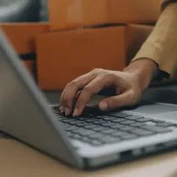 Funcionalidades do software na logística indispensáveis para e-commerces