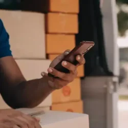 Operador de e-commerce e a entrega expressa nas lojas virtuais
